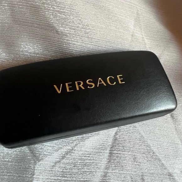 💕Versace black eye glasses case in EUC - Picture 3 of 6